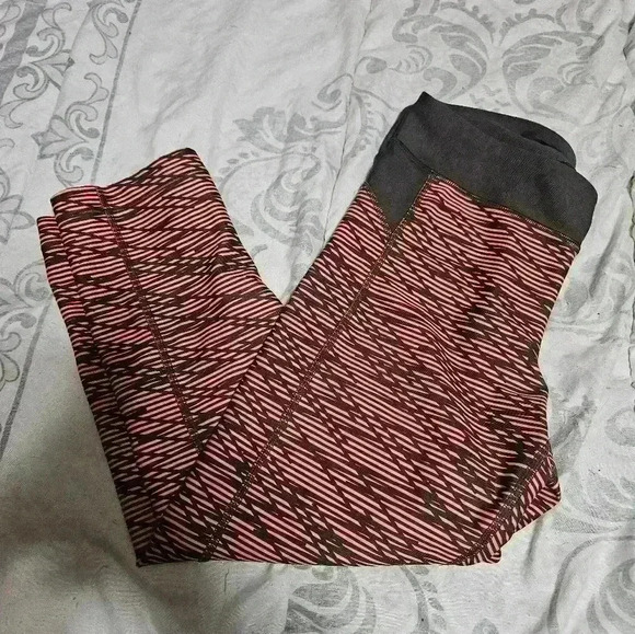 Under Armour Capri leggings! - Picture 1 of 5